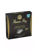 Load image into Gallery viewer, Ramon Pena Large Mussels Gold Series 8/10  (110g)