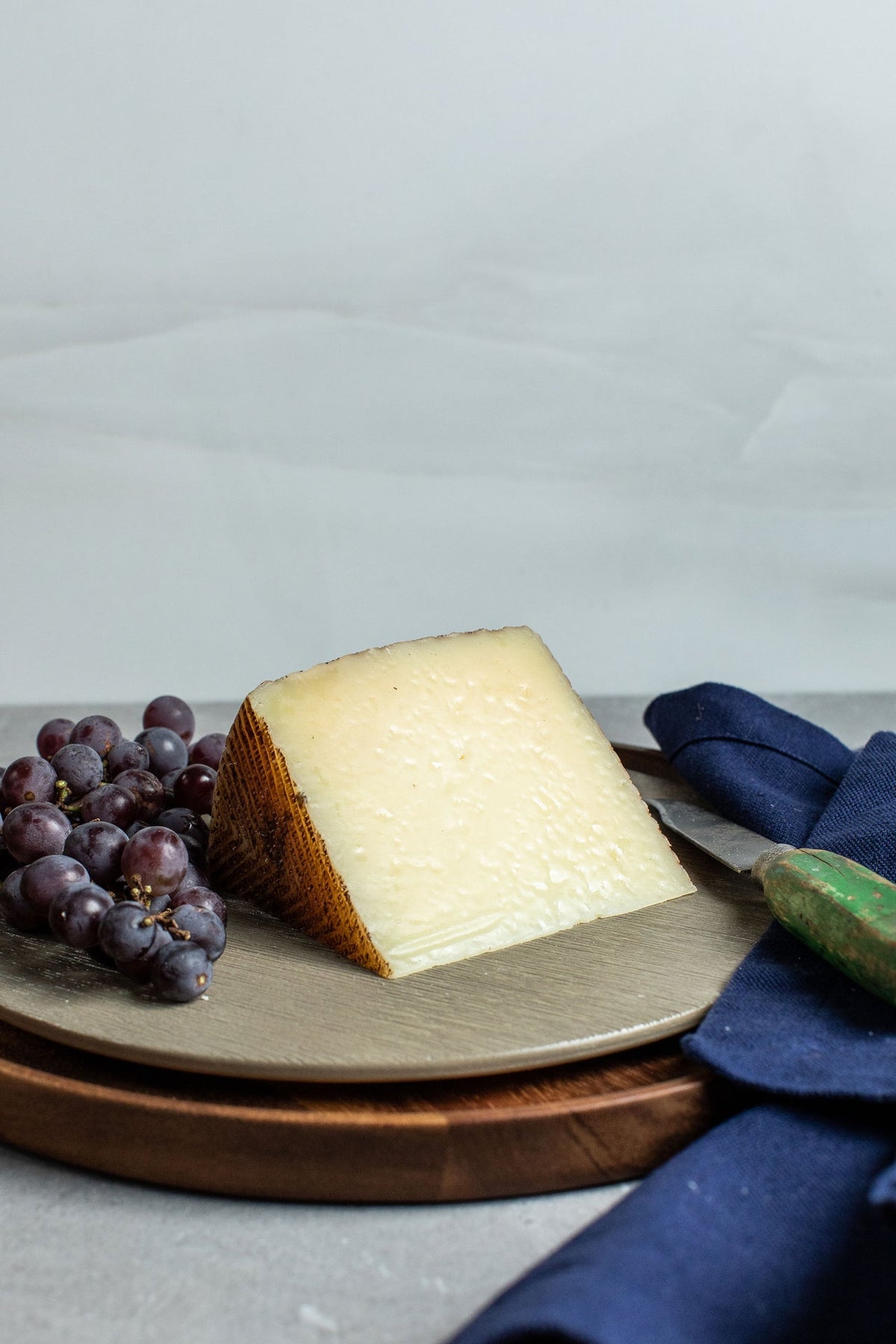 D.O.P. GRAN VALLE DE MONTECELO MANCHEGO CHEESE AGED 12 MONTH (Min. 350gr) - Spanish Pig