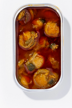 Load image into Gallery viewer, Conservas Luliña Scallops in a scallop sauce
