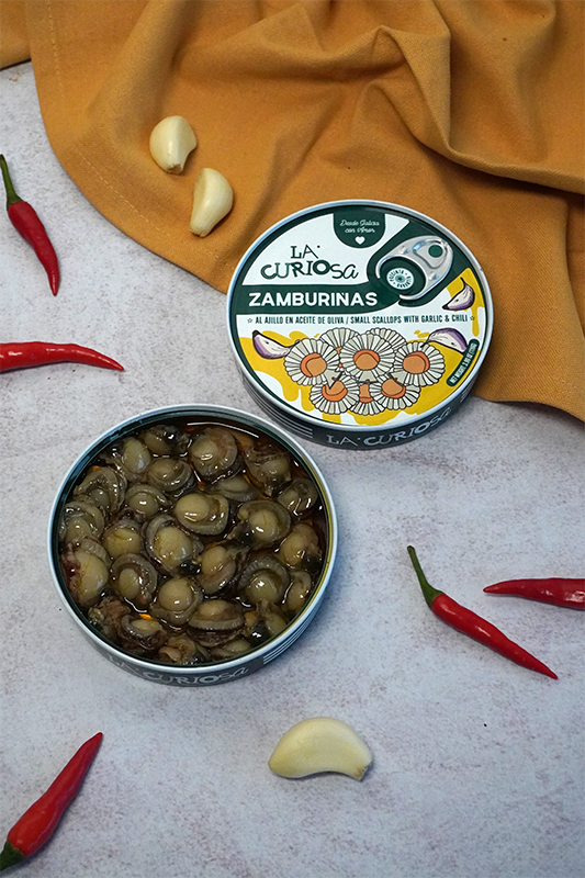 La Curiosa scallops with garlic, chilli & olive oil