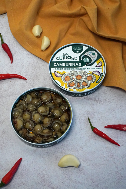 La Curiosa scallops with garlic, chilli & olive oil