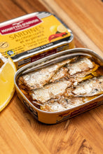 Load image into Gallery viewer, Les Mouettes d&#39;Arvor Sardines with Lemon Confit and Chili Pepper
