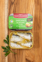 Load image into Gallery viewer, Les Mouettes d&#39;Arvor Sardines with Butter, Garlic and Parsley
